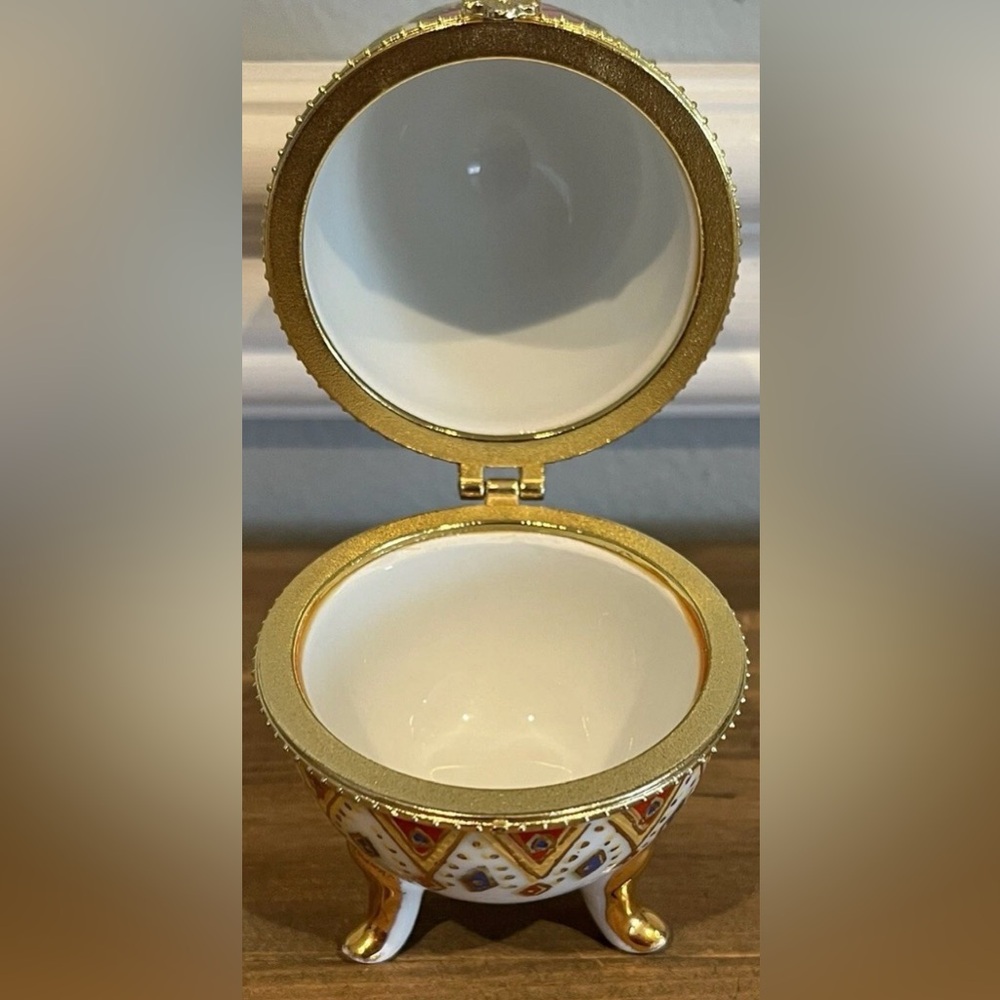 Vintage Decorative Porcelain Floral Egg Trinket Box, 4”H, EUC - Picture 4 of 5